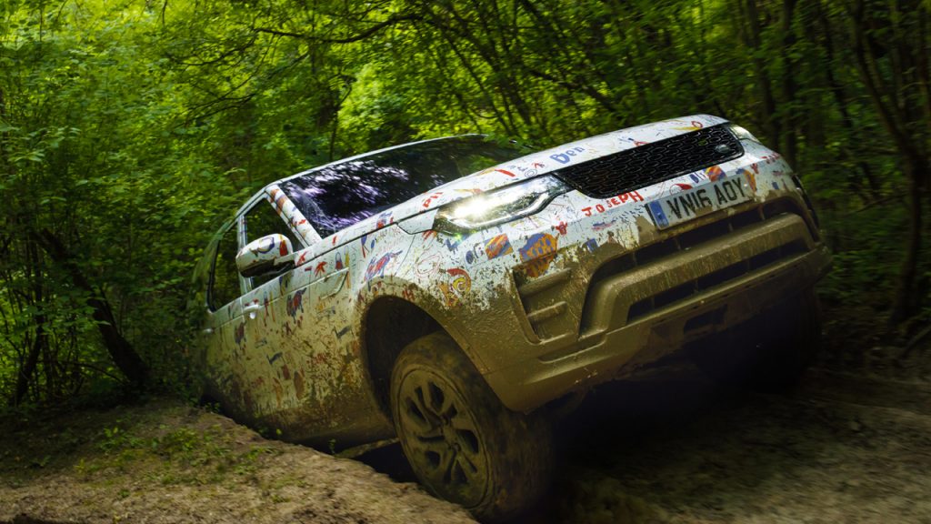 0914_landrover-discovery-kids-wrapping_03