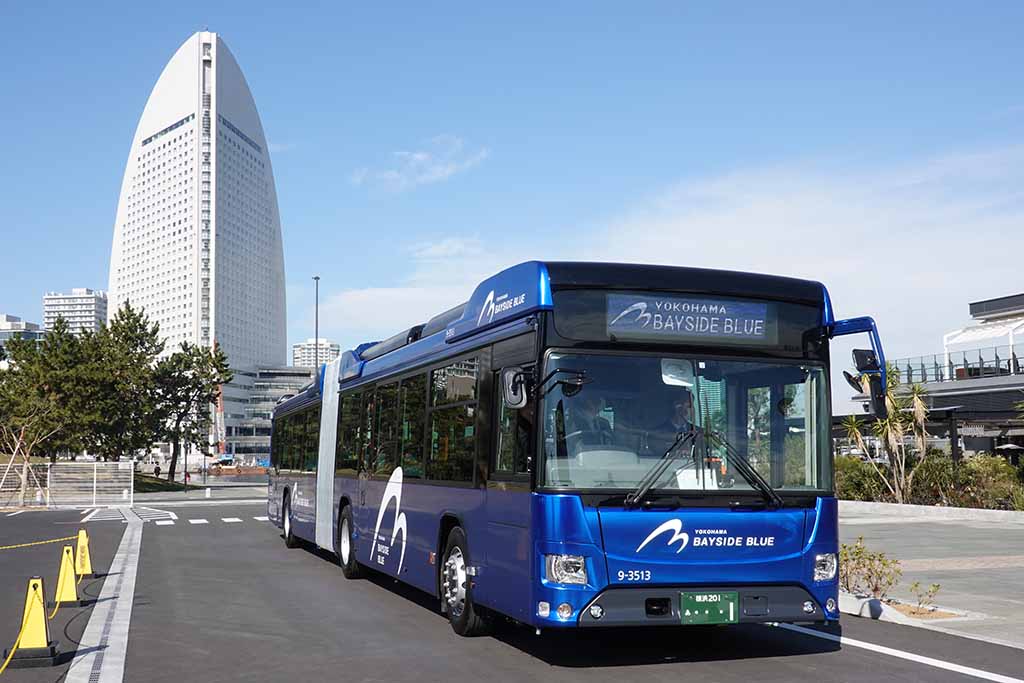 バスマニア必見 初の日本製連節バスが横浜市交通局に納入 Carsmeet Web 自動車情報サイト Le Volant Carsmeet Web ル ボラン カーズミート ウェブ