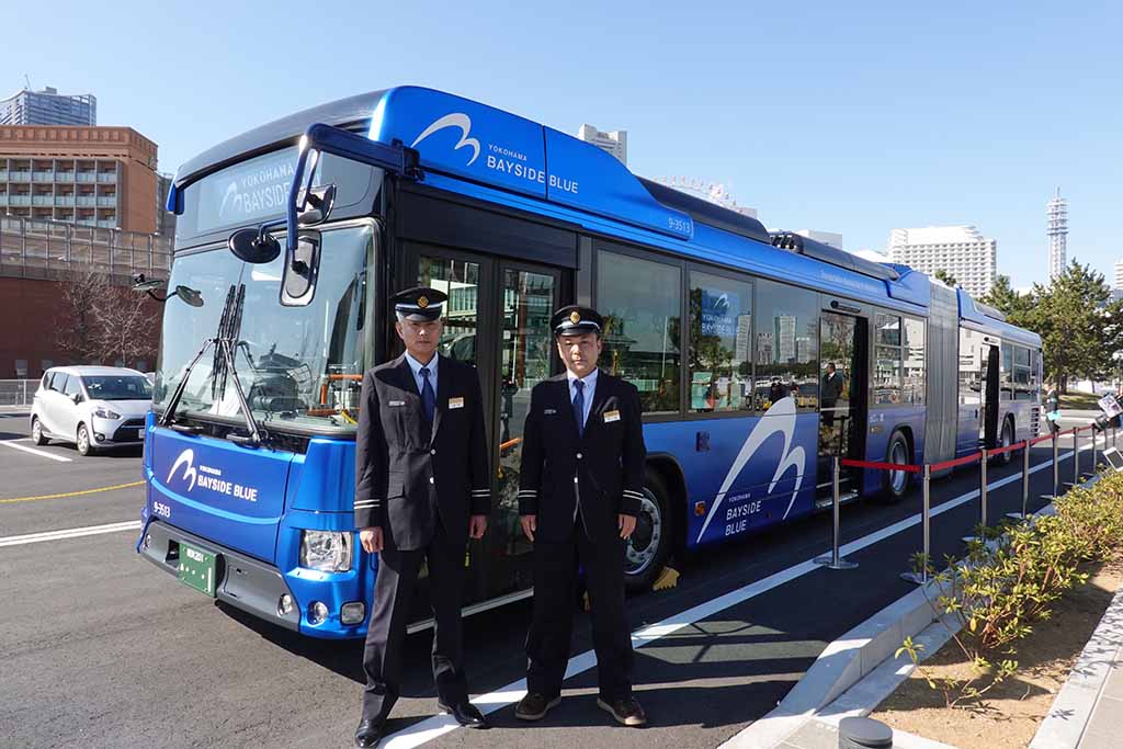 バスマニア必見 初の日本製連節バスが横浜市交通局に納入 Carsmeet Web 自動車情報サイト Le Volant Carsmeet Web ル ボラン カーズミート ウェブ