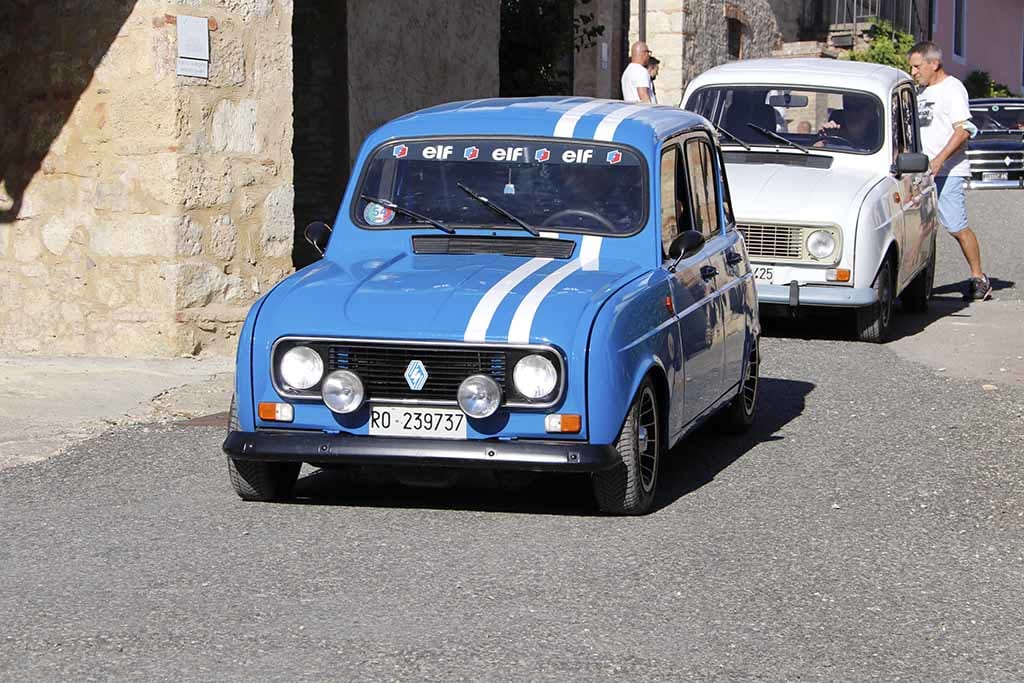 大矢アキオの イタリアでcosi Cosi でいこう ルノー４の60周年祭でボンジョルノ ボンジュール 動画あり Carsmeet Web 自動車情報サイト Le Volant Carsmeet Web ル ボラン カーズミート ウェブ