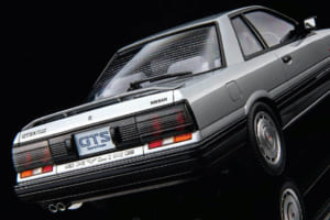 35年前!「7thスカイライン」GTS-Xツインカム24Vターボを再現! 当時話題の「GTオートスポイラー」が懐かしい! 【モデルカーズ】 -  CARSMEET WEB | 自動車情報サイト『LE VOLANT CARSMEET WEB(ル・ボラン カーズミート・ウェブ)』